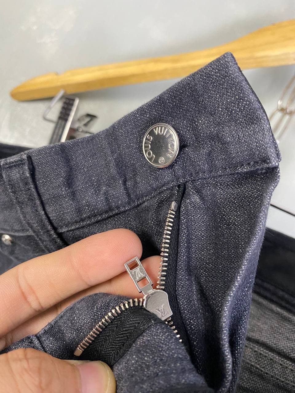 Louis Vuitton Louis Vuitton Denim Patch Regular Jeans Size US 30 / EU 46 - 12 Thumbnail