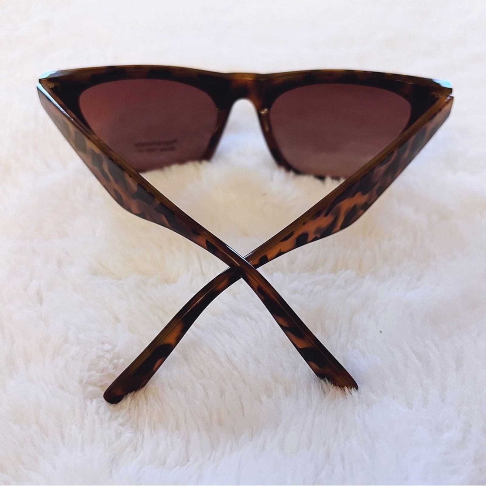 Other Lucy Tortoise Brown Sleek Square Frame Sunglasses Size ONE SIZE - 8 Thumbnail