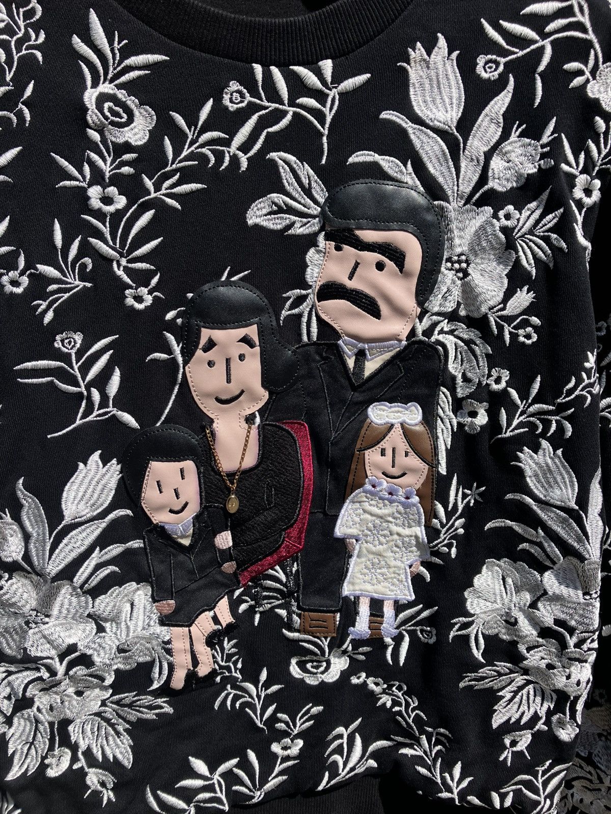 Dolce & Gabbana FW2015 D&G Sicilian Family Embroidered Crewneck Sweatshirt Size US S / EU 44-46 / 1 - 2 Thumbnail
