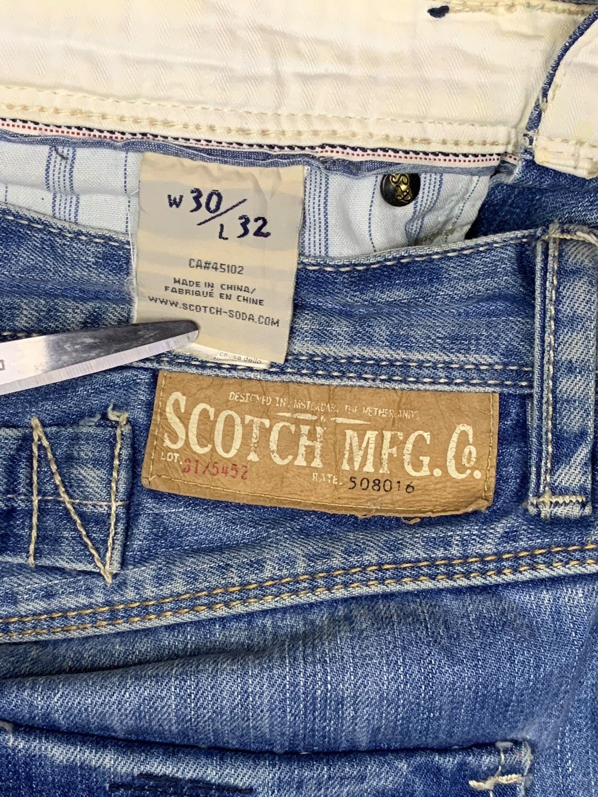 Japanese Brand Vintage Japanese Brand Faded Wash Buckle Back Jeans Size US 33 - 9 Thumbnail