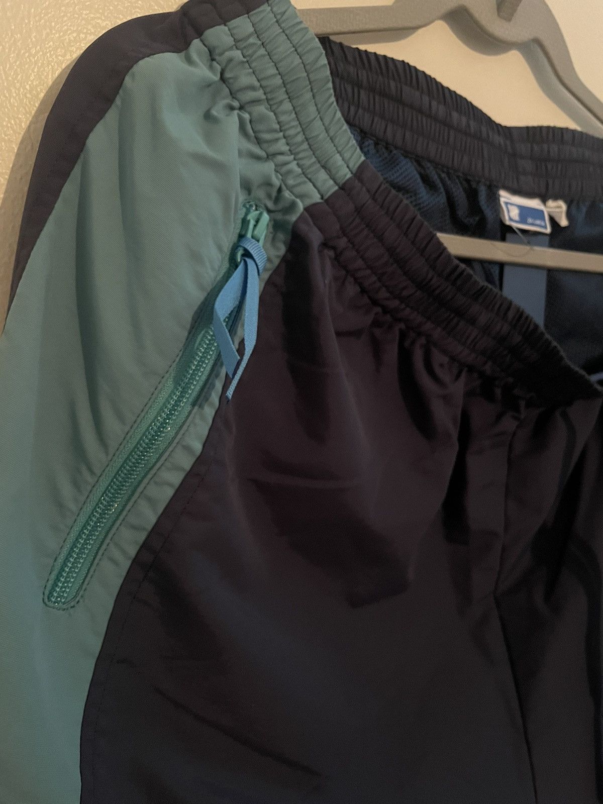 Undefeated Undefeated Nylon Jogger Sweatpants • XXL Size US 38 / EU 54 - 5 Thumbnail
