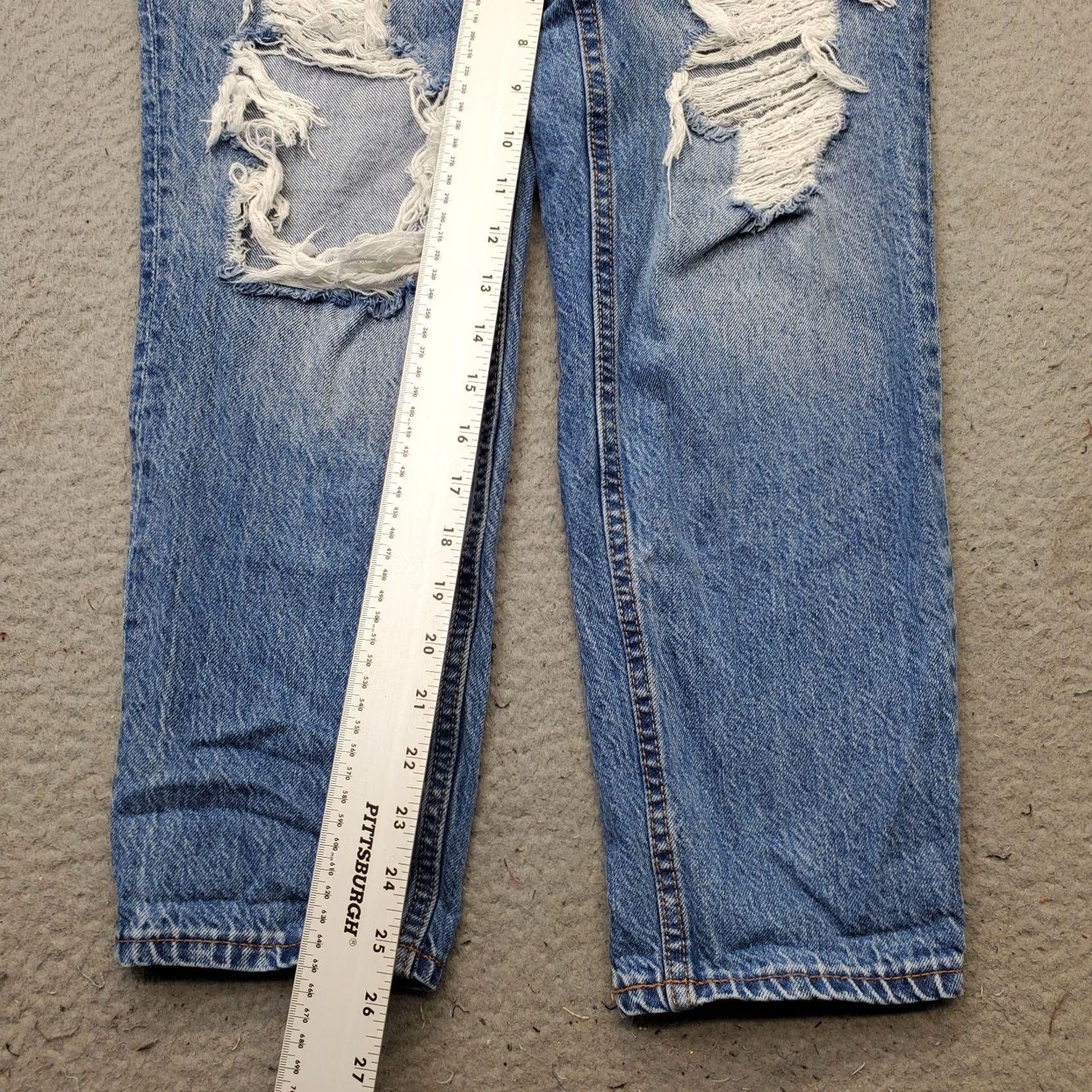 Vintage Aéropostale Mom Jeans Womens Size 6 Blue Denim Distressed Straight Leg RN154379 Size 28" / US 6 / IT 42 - 4 Thumbnail