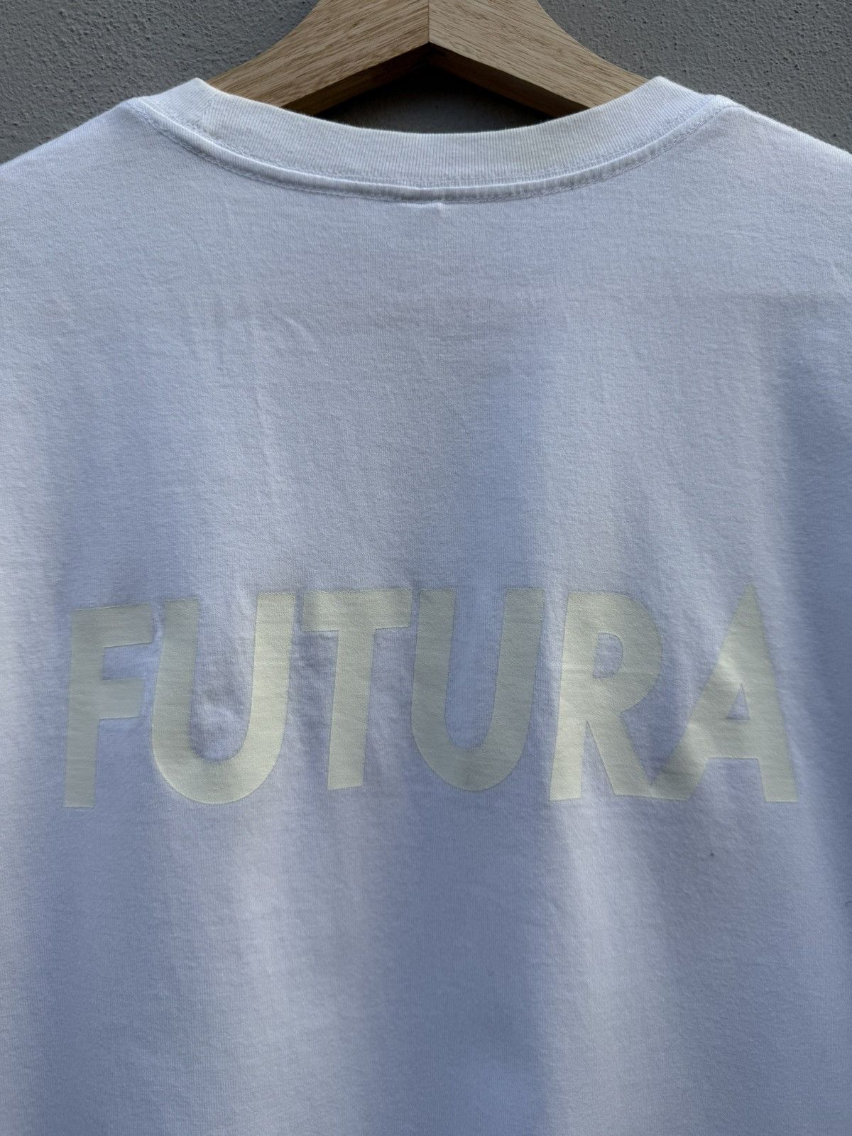 Futura × Japanese Brand × Vintage Vintage 2000s Futura Laboratories x Uniqlo Tee Size US M / EU 48-50 / 2 - 7 Thumbnail