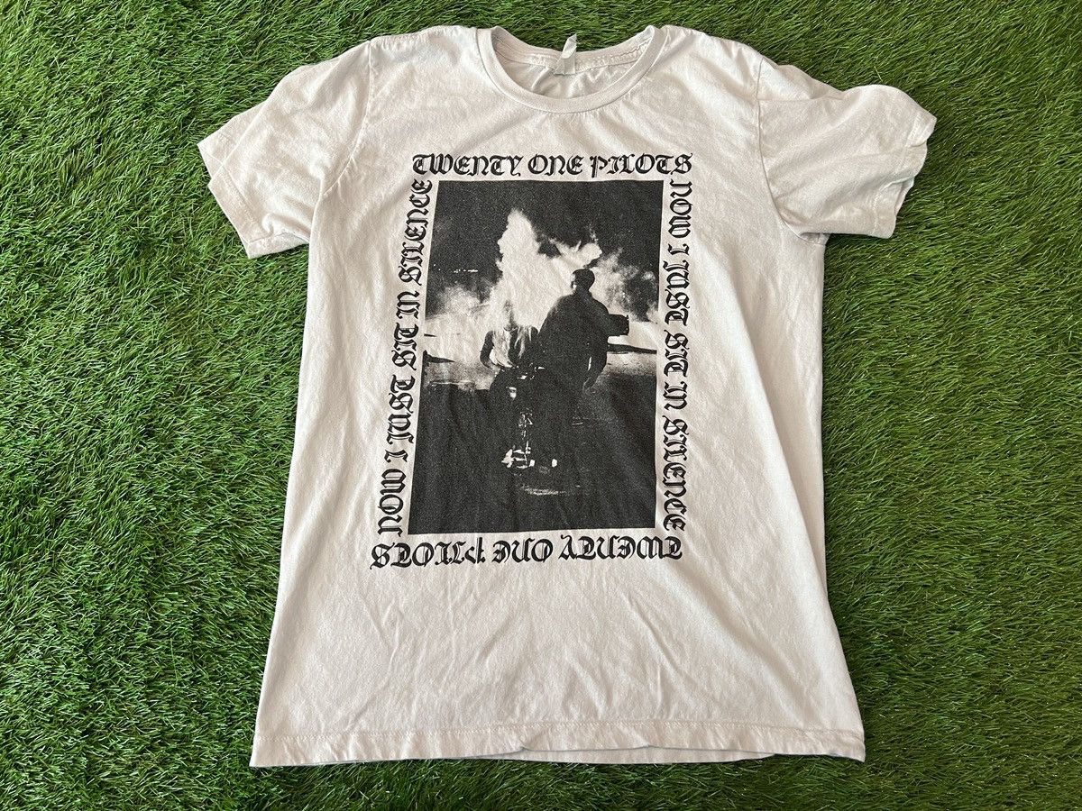 Band Tees RARE - Twenty One Pilots - 2017 Now I Just Sit In Silence Size US S / EU 44-46 / 1 - 1 Thumbnail