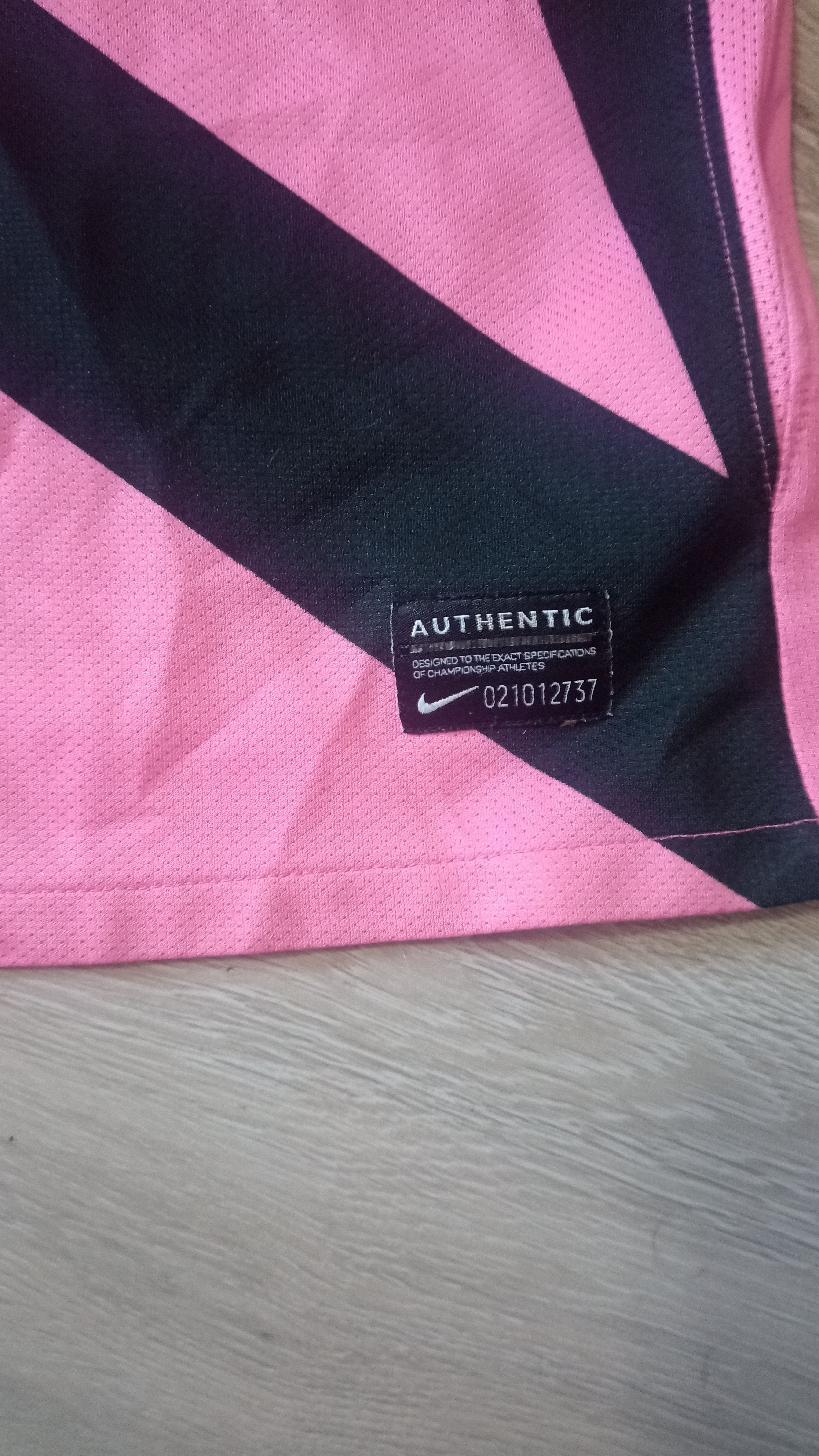 Nike Juventus Away 2011/12 - Pink Star - Nike - Balocco Sponsor Size US XS / EU 42 / 0 - 6 Thumbnail