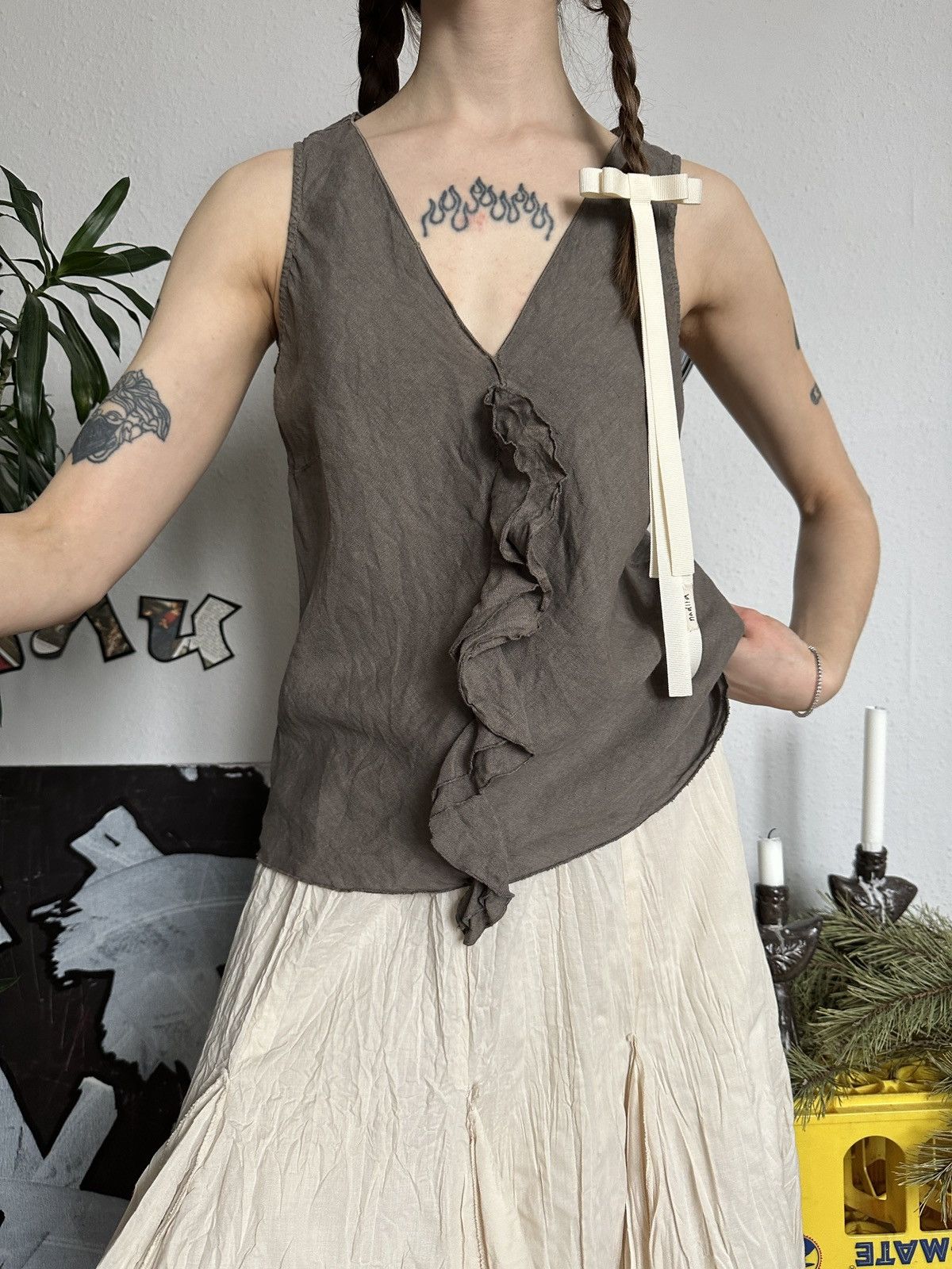 120% Lino × Designer 120 Lino Ruffle Blouse V-neck Copine Style Size M / US 6-8 / IT 42-44 - 4 Thumbnail