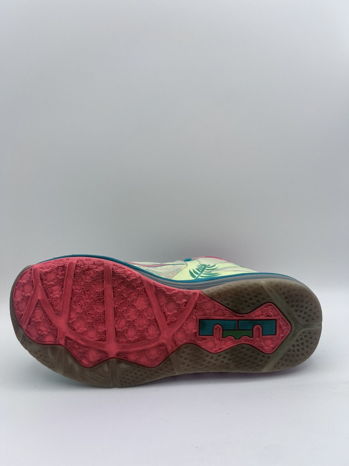 Nike Nike LeBron 9 Low LeBronold Palmer 2022 Size M 7.5 / W 9 Size US 7.5 / EU 40-41 - 6 Thumbnail