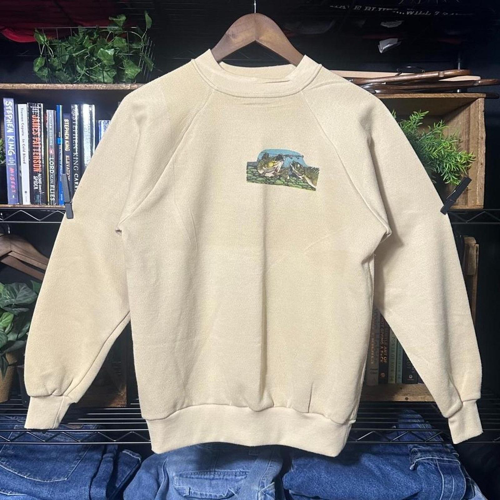 Hanes Vintage 80s 90s Bass Fish Crewneck Tan Brown Sweatshirt Size M / US 6-8 / IT 42-44 - 1 Thumbnail