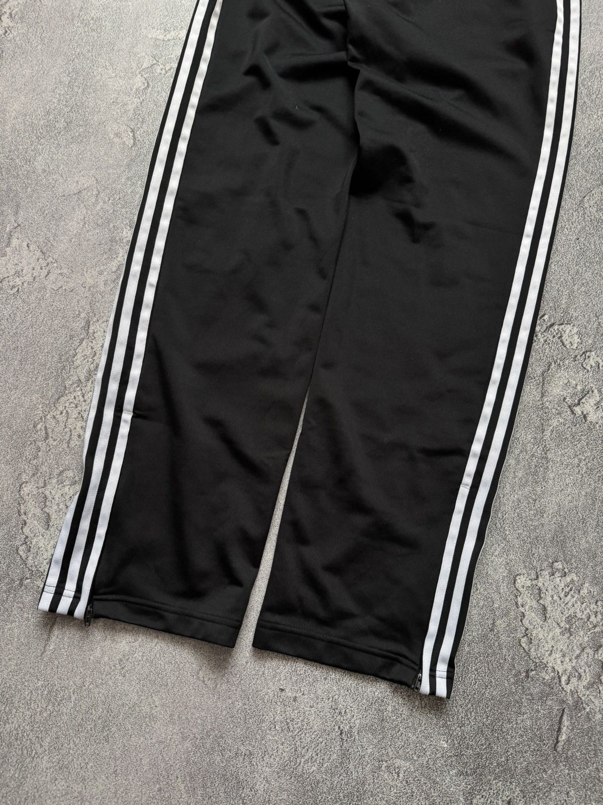 Adidas × Vintage Adidas Wmns relaxed sweatpants pant trouser 3 stripes Size 26" / US 2 / IT 38 - 16 Thumbnail
