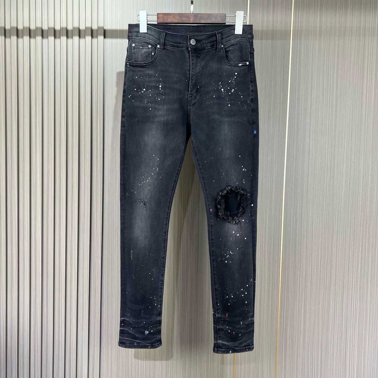amiri splatter distressed denim jeans size w28