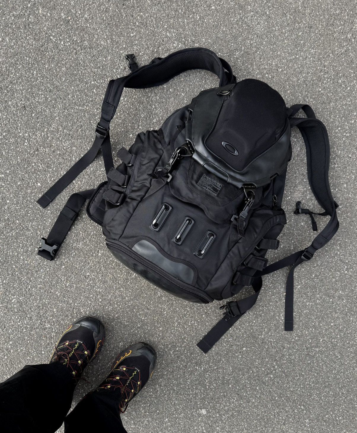 Oakley Oakley Y2K Kitchen Sink Rare Tactical Backpack Gear Bag Size ONE SIZE - 1 Thumbnail