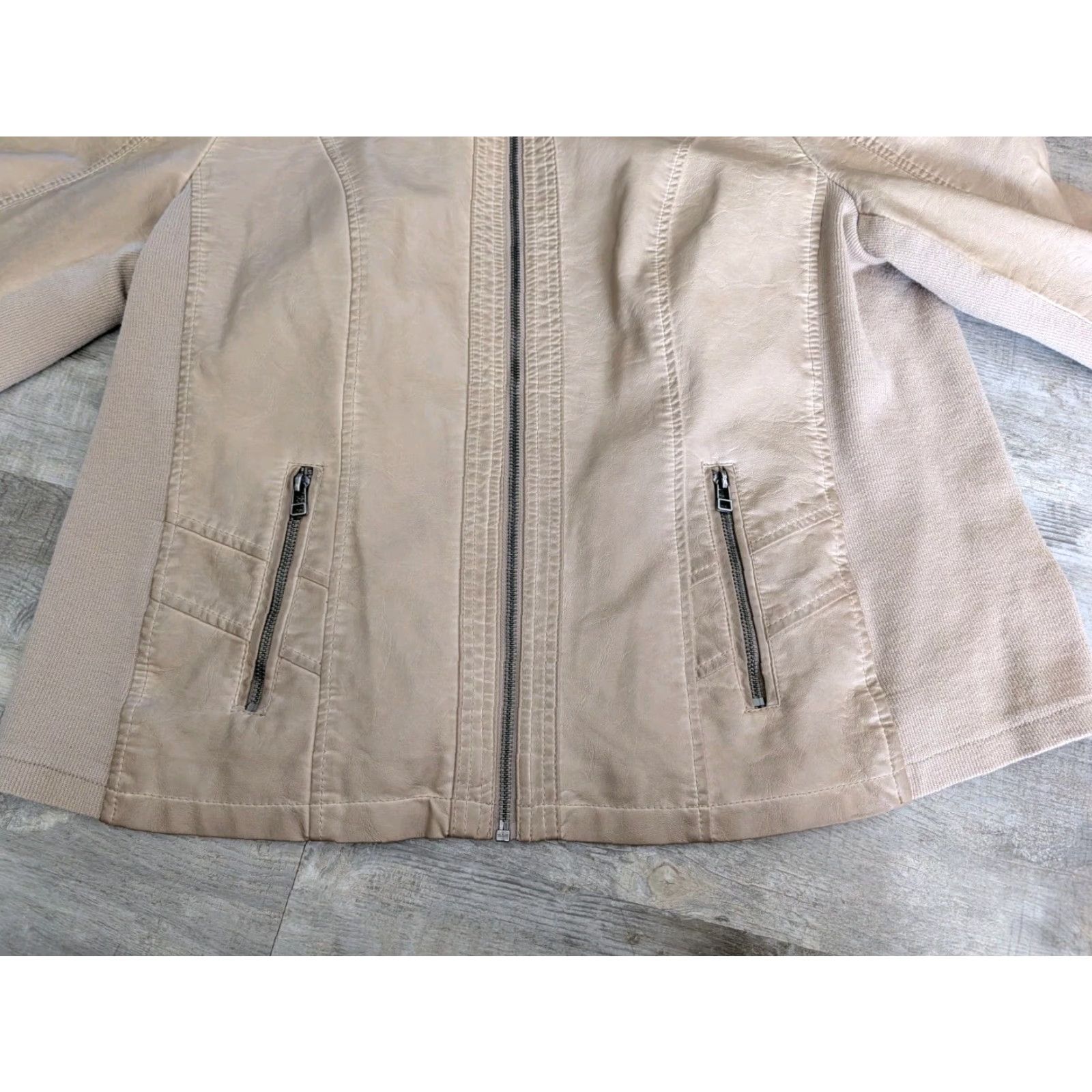 Vintage Maurices NWT Womens Size 2 Faux Leather Moto Jacket Coat Zipper Ribbed Knit Sides Short Length Long Sleeve Motorcycle Jacket Modern Punk Beiges Size XS / US 0-2 / IT 36-38 - 3 Thumbnail