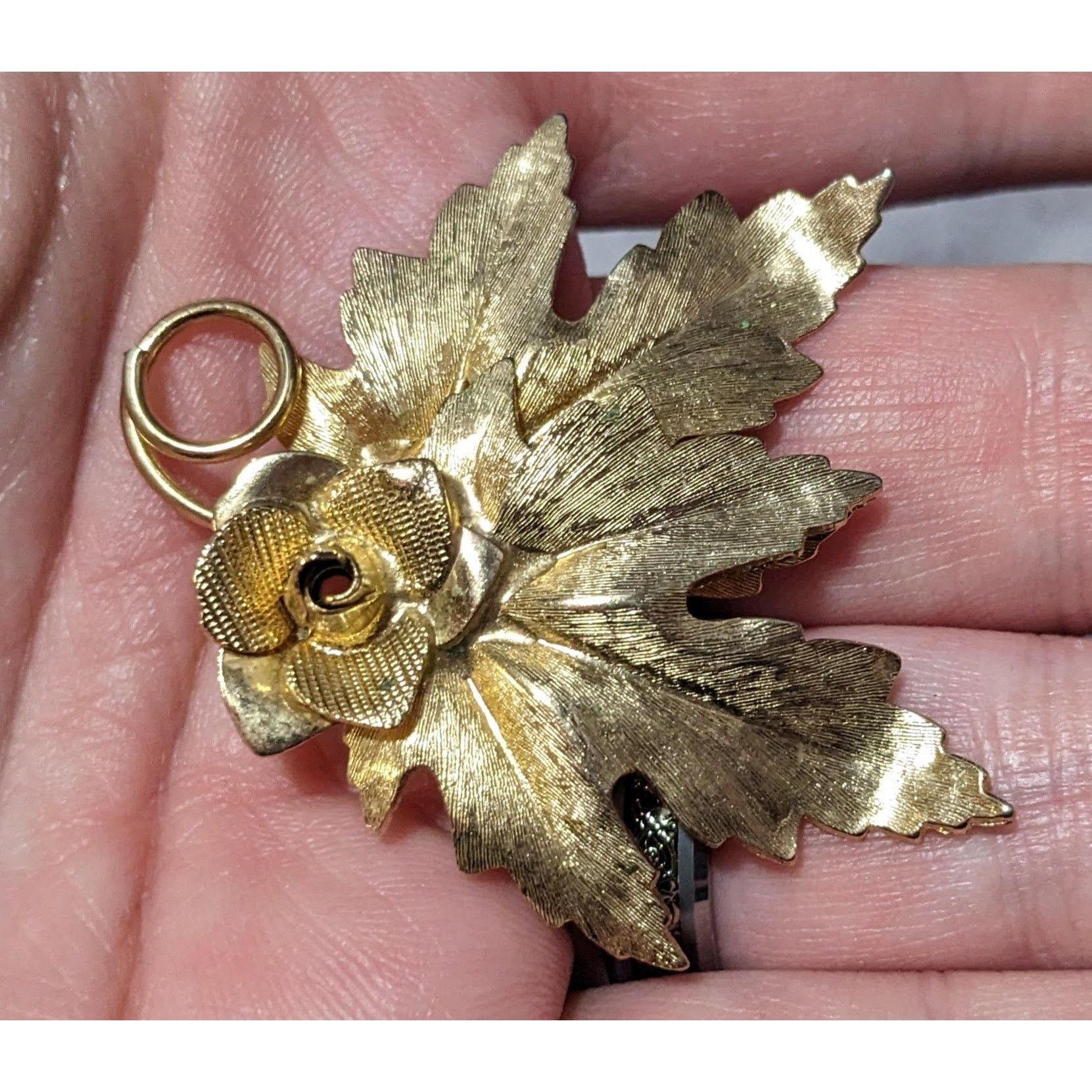 Other Vintage Gold Tone Leaf And Rose Textured Brooch Size ONE SIZE - 5 Thumbnail