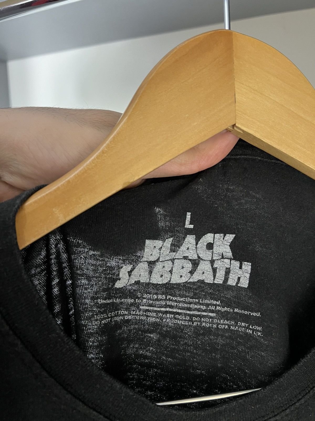Band Tees VINTAGE BLACK SABBATH WORLD TOUR ROCK T-SHIRT METAL Y2K 90s Size US L / EU 52-54 / 3 - 8 Thumbnail