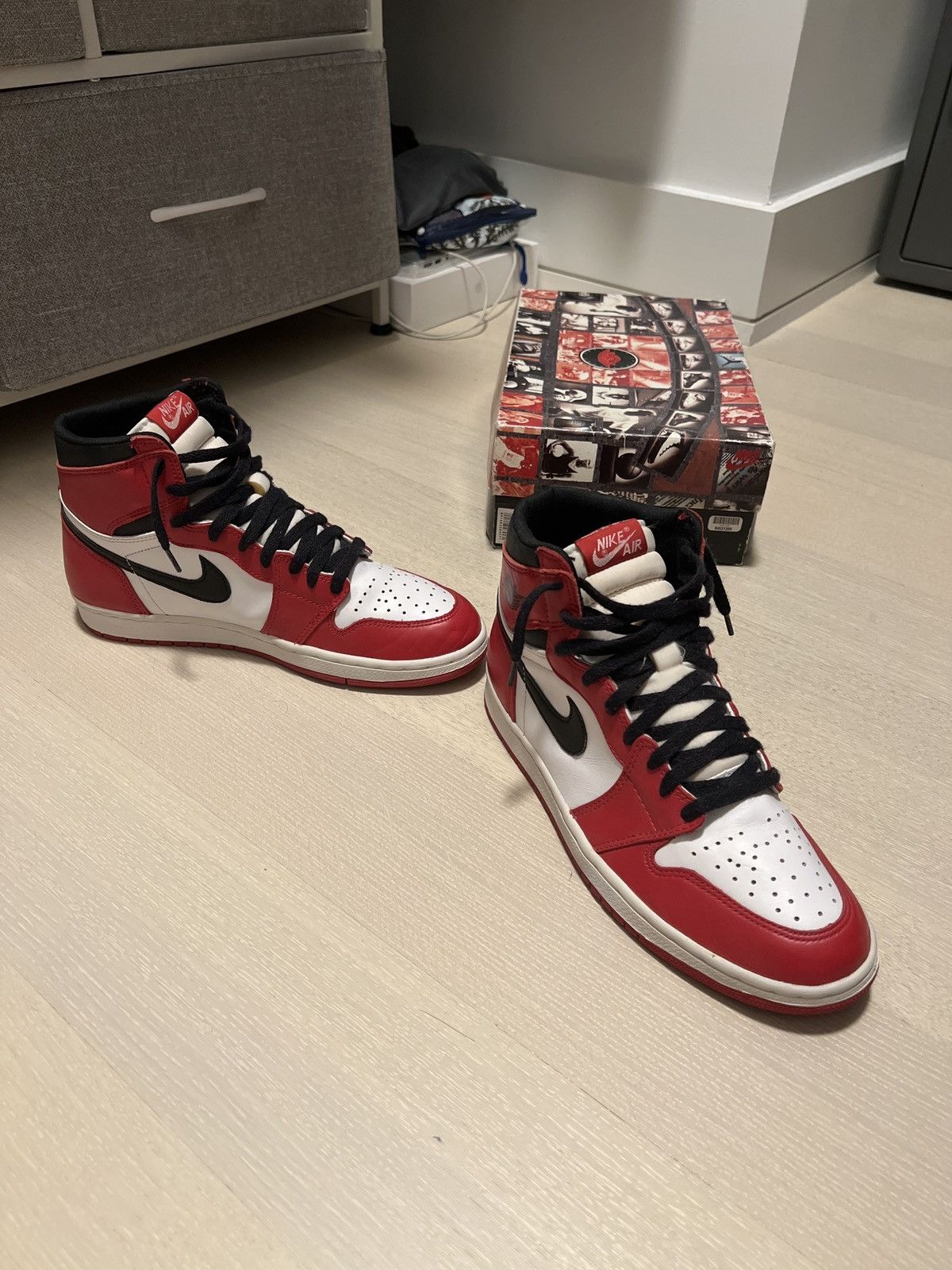 Nike 1994 Air Jordan 1 Retro High Chicago Size US 10.5 / EU 43-44 - 14 Thumbnail