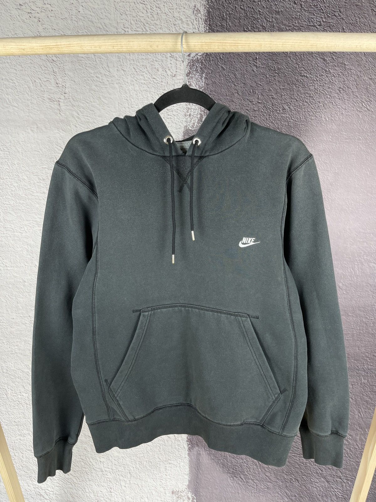 Nike × Vintage Nike vintage y2k black faded hoodie swoosh Size US M / EU 48-50 / 2 - 2 Thumbnail