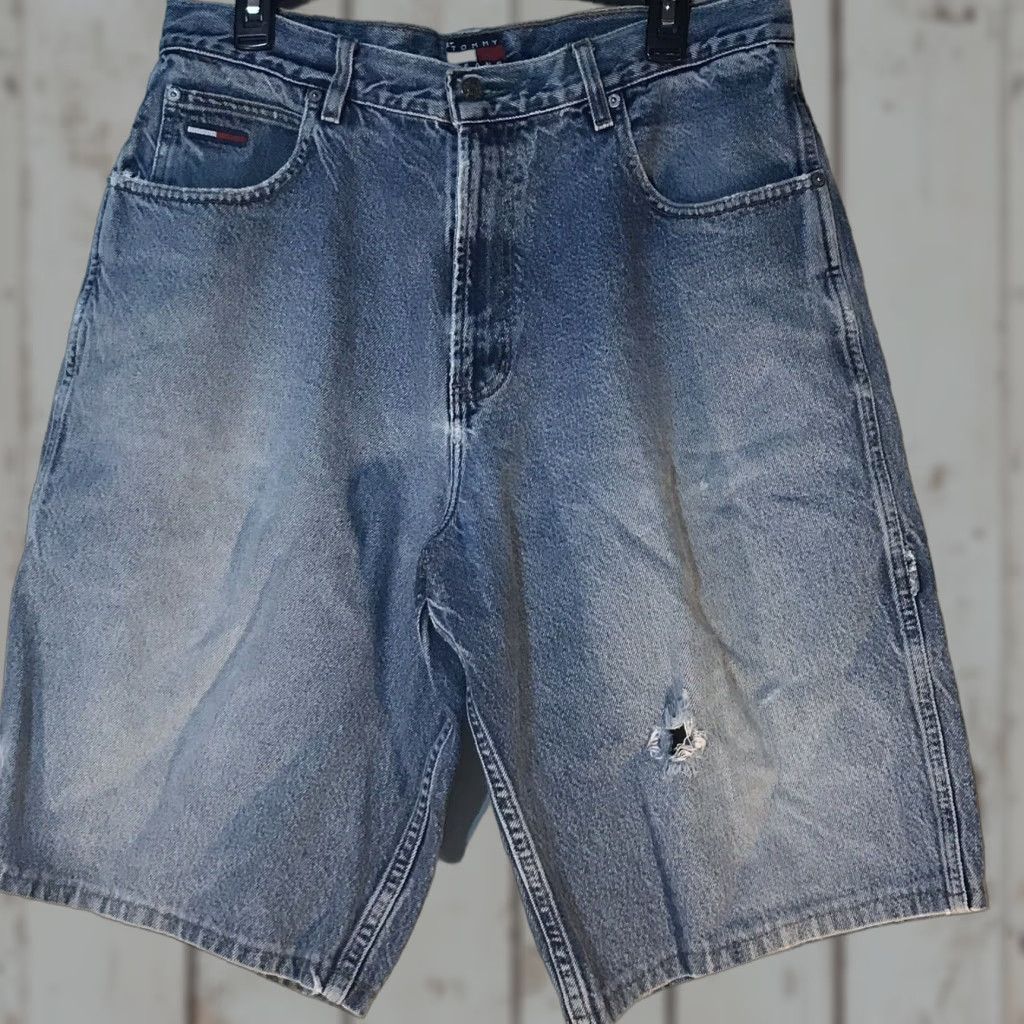 Tommy Hilfiger VINTAGE Tommy Hilfiger Men's Shorts Light Wash Blue Denim 34 Casual Summer 90s Size US 34 / EU 50 - 1 Thumbnail