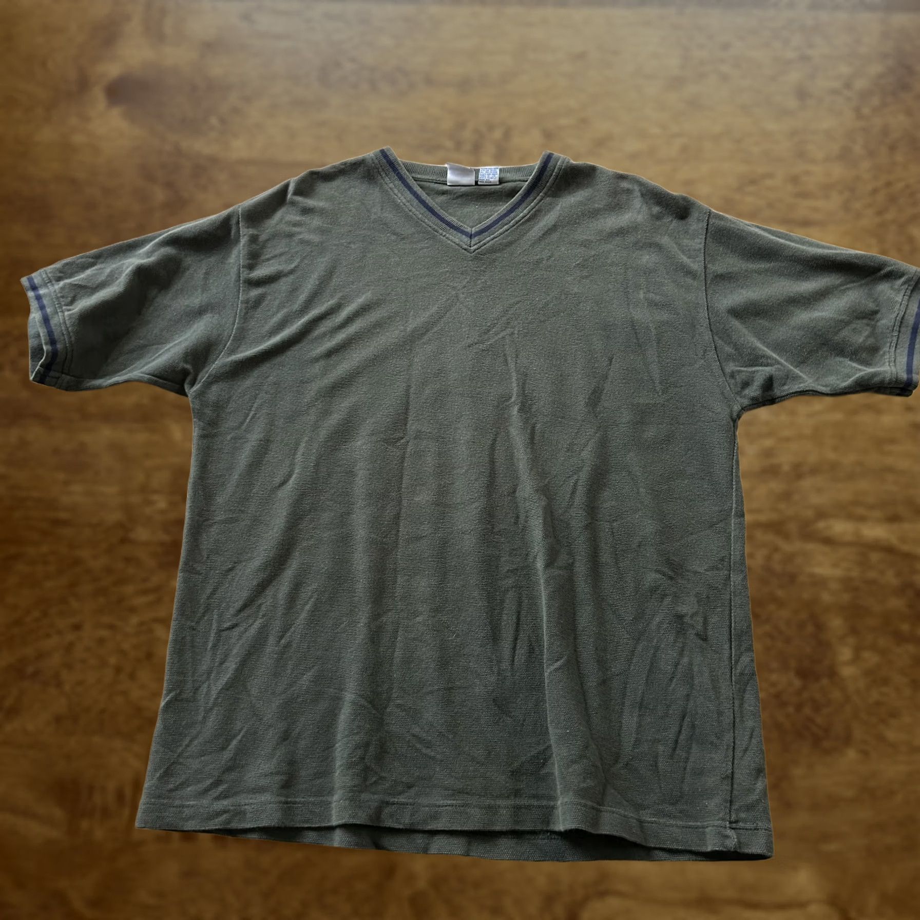 Vintage VINTAGE Utility Shirt Mens Large Green Solid V-Neck Short Sleeve Casual Tee Size US L / EU 52-54 / 3 - 1 Thumbnail