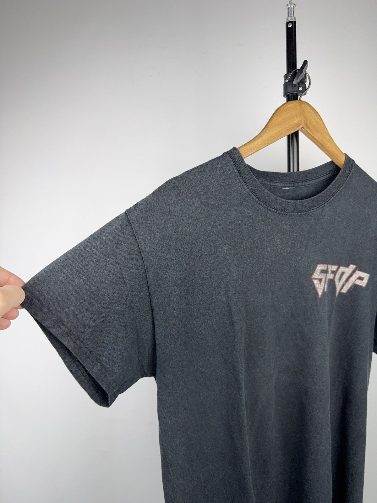 Band Tees 00s Five Finger Death Punch 5FDP Skull Graphic Band T-Shirt Size US L / EU 52-54 / 3 - 6 Thumbnail