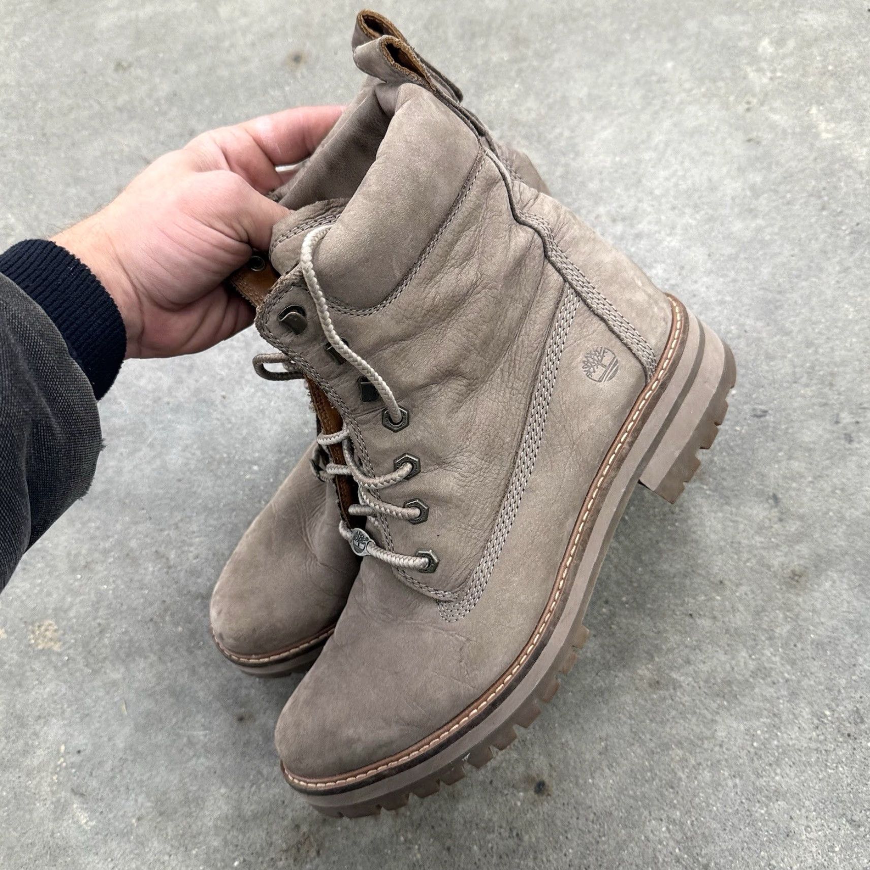 Timberland Timberland Courmayeur Valley 6-Inch Boots Women 10 Beige Nubuck Leather Lace-Up Rubber Sole Leather Upper Outdoor Combat Winter Casual Womens Size US 8 / IT 38 - 5 Thumbnail