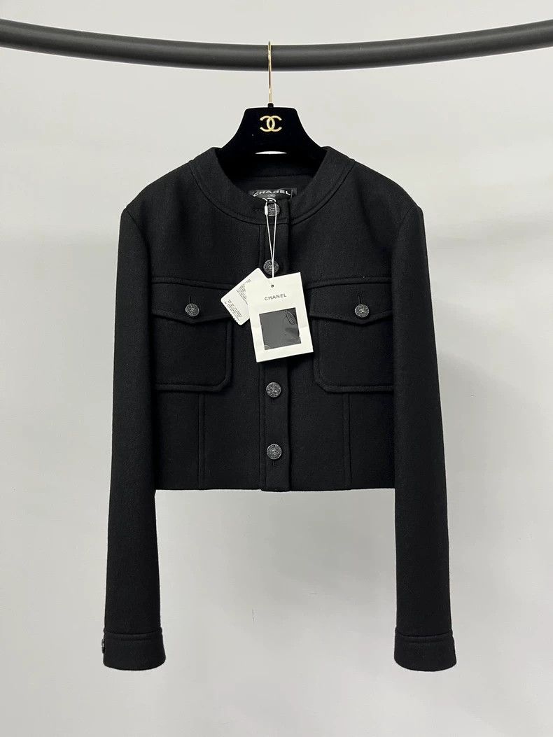 Chanel Chanel 23B black diamond buckle short jacket Size XS / US 0-2 / IT 36-38 - 1 Thumbnail