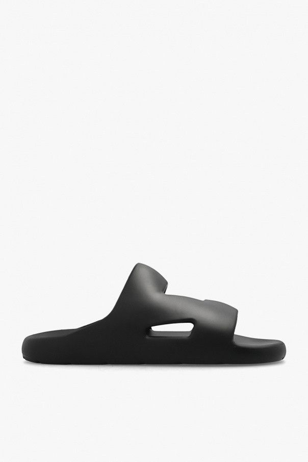 o1bcso1str0824 Band Slide in Black