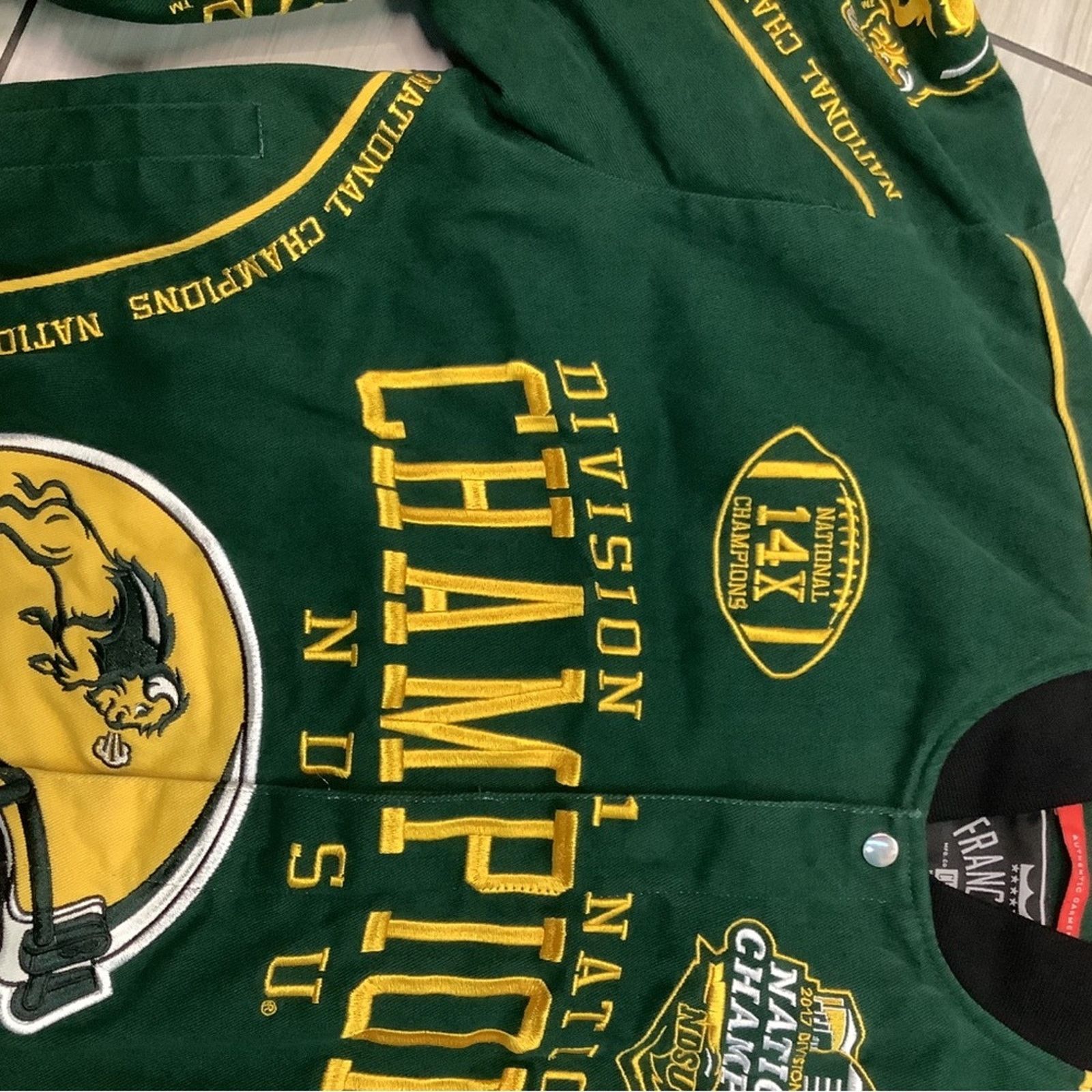 Vintage NDSU Champions 14 X Division Bison Bomber jacket Size US L / EU 52-54 / 3 - 9 Thumbnail