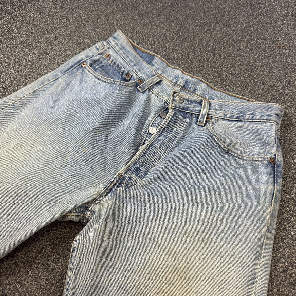 Levi's Vintage Clothing Vintage 1998 Levis 501 Aging Faded Dirty Denim Made in USA Size US 32 / EU 48 - 3 Thumbnail