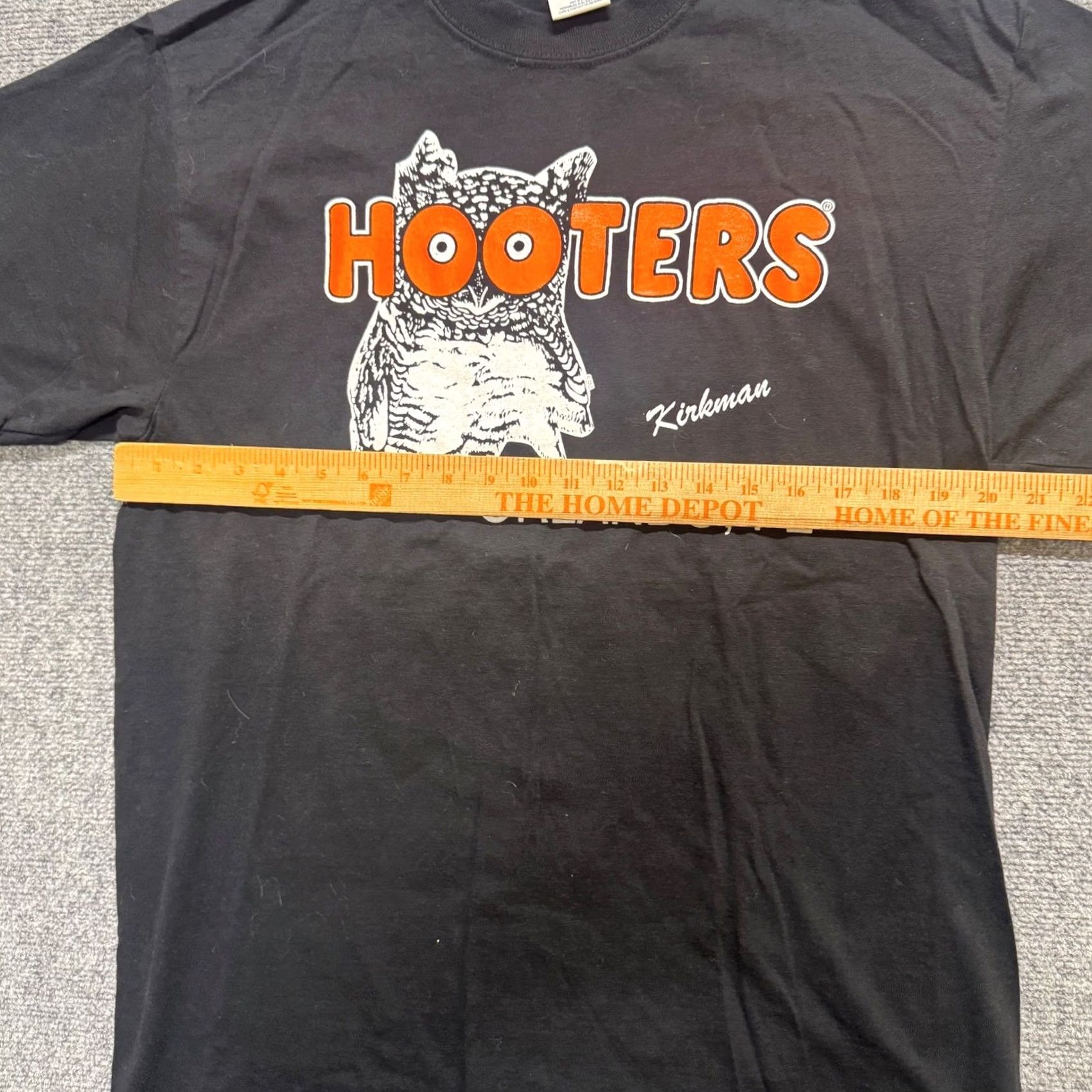 Delta Hooters T-Shirt Delta Black Large Men’s L Florida Orlando 90s Vintage Kirkman Delta Magnum Weight Distressed Graphic Shirt Mens Size US L / EU 52-54 / 3 - 5 Thumbnail
