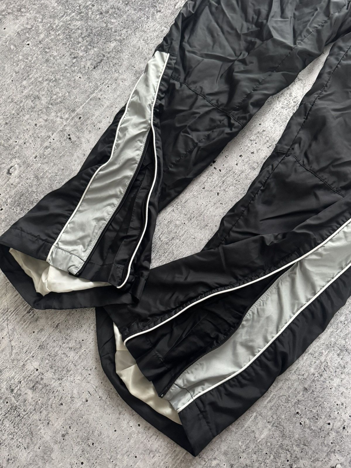 Nike Nike Vintage Nylon Pants Joggers Y2K Drill Streetwear Size M Size US 32 / EU 48 - 4 Thumbnail