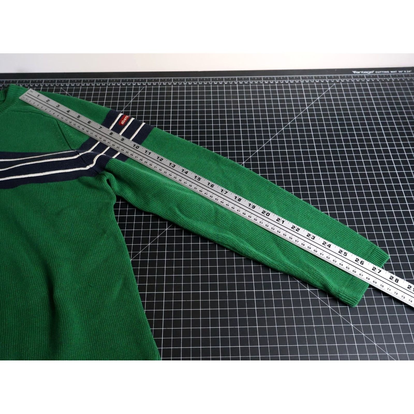 Abercrombie & Fitch VINTAGE Abercrombie & Fitch Sweater Mens Medium Green Striped Cotton Crewneck VTG Size US M / EU 48-50 / 2 - 7 Thumbnail