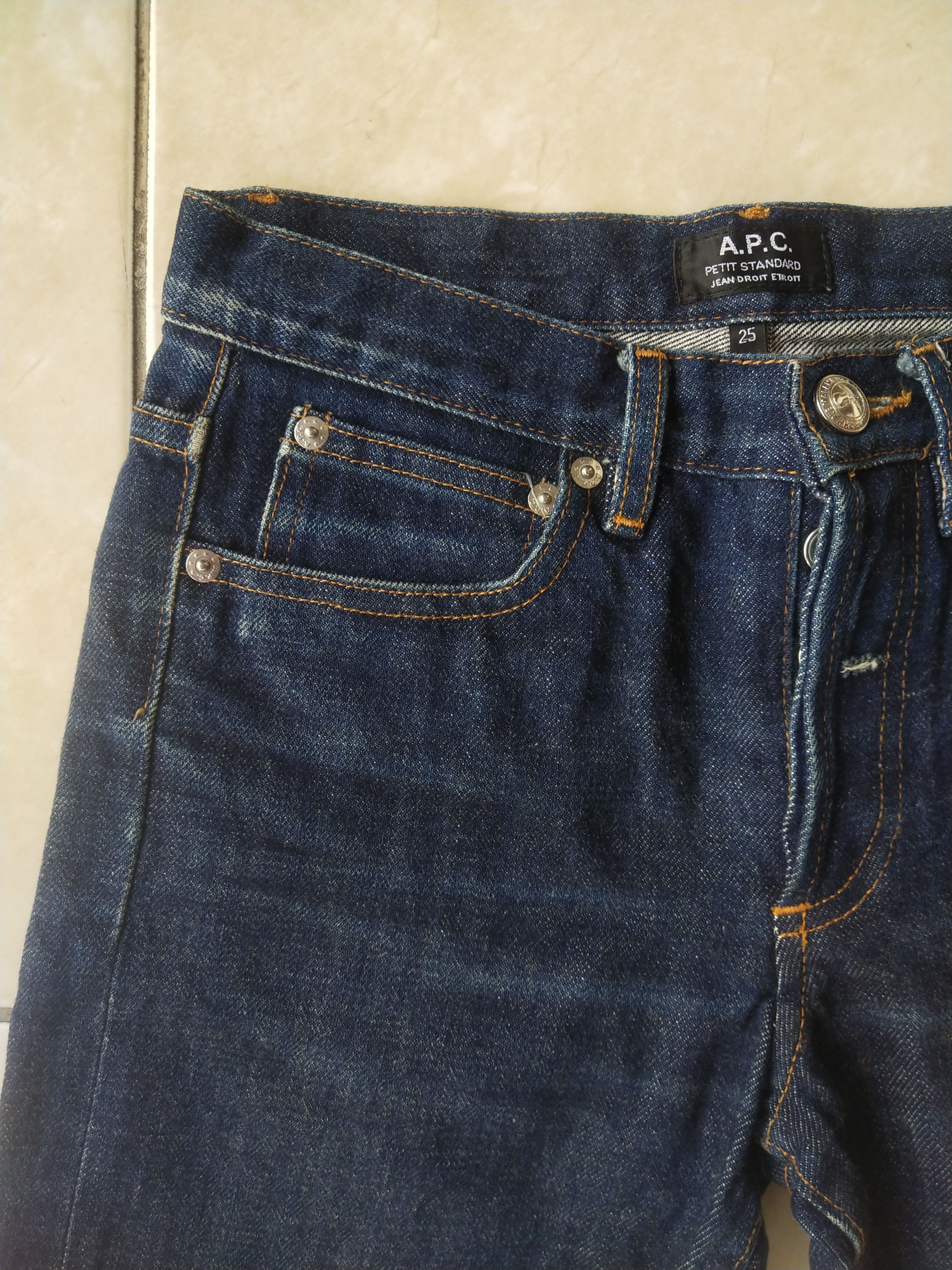A.P.C. A.P.C. Petit Standard Raw Japanese Denim Cut-Off Shorts Size 25" / US 0 / IT 36 - 2 Thumbnail