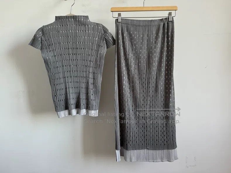 Issey Miyake Issey Miyake Gray Short Sleeve Size L / US 10 / IT 46 - 1 Thumbnail
