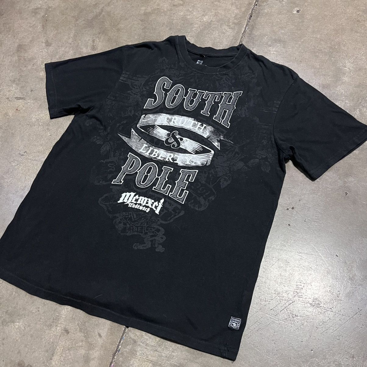 Southpole × Vintage Vintage Y2K SouthPole Graphic T shirt Logo Tribal Grunge Size US L / EU 52-54 / 3 - 2 Thumbnail