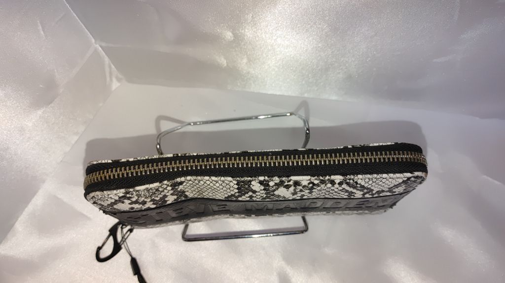 Steve Madden Steve Madden Zippered Wallet Size ONE SIZE - 2 Thumbnail