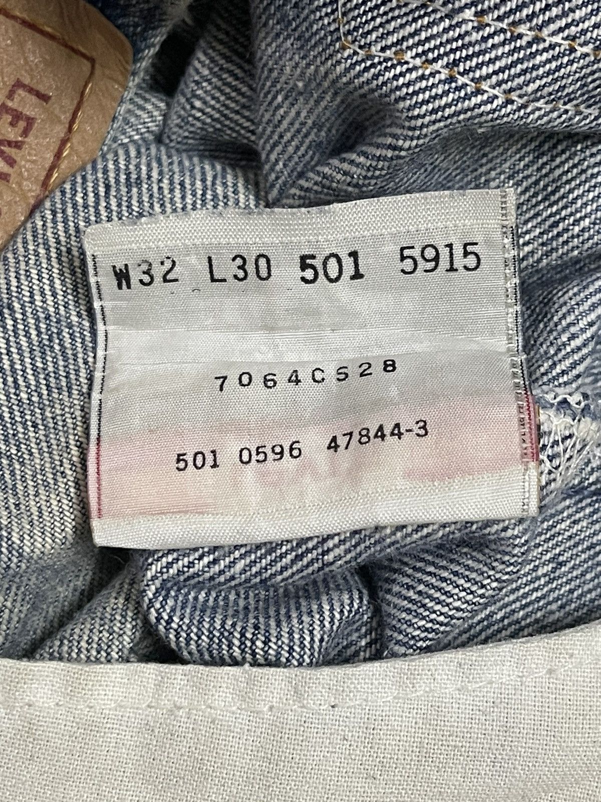 Levi's Vintage 90s Levis 501 Blue Faded Wash Distressed Style Jeans Size US 32 / EU 48 - 11 Thumbnail