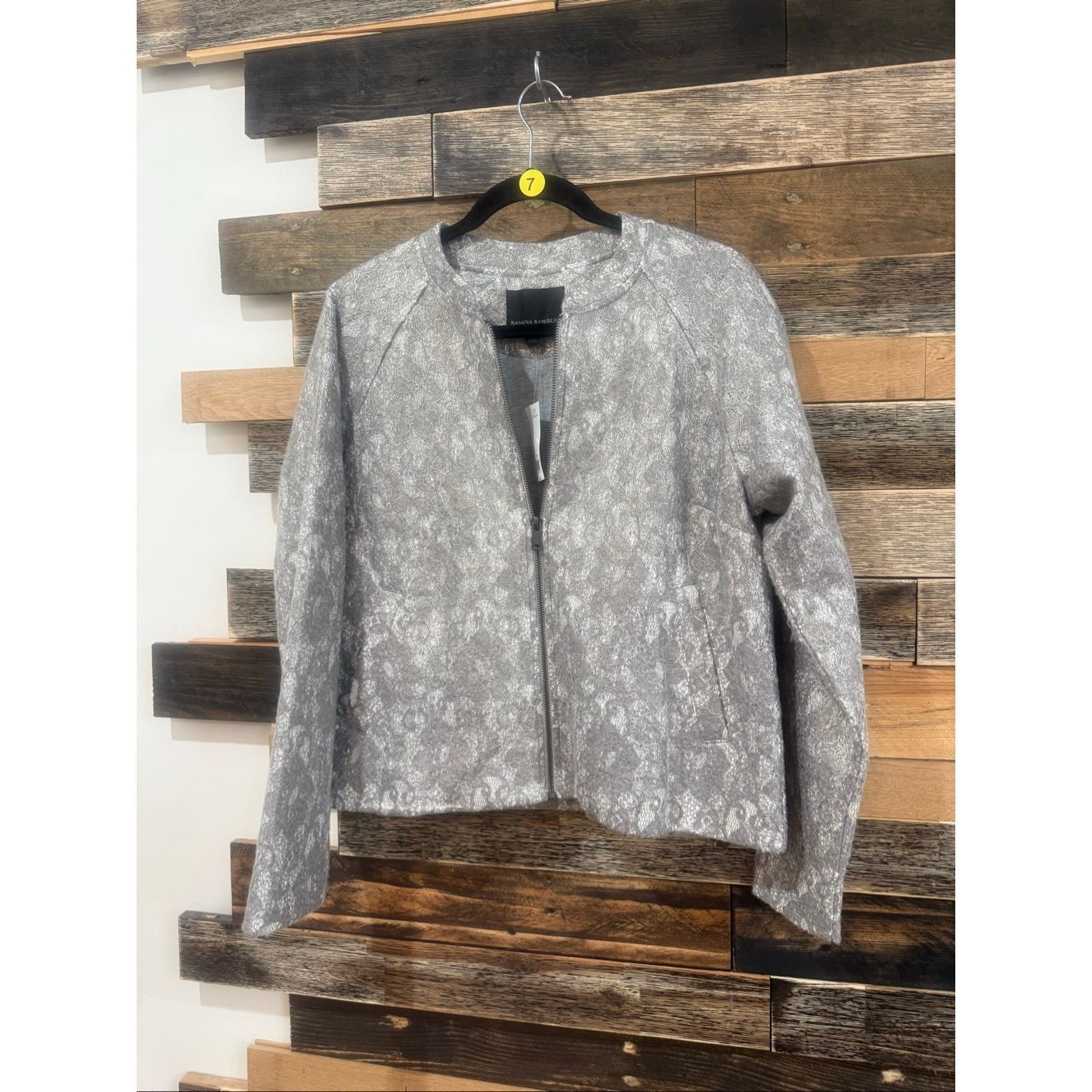 Banana Republic Banana Republic NWT Jacket Gray Floral Sparkle Zips Pockets sz L Size L / US 10 / IT 46 - 2 Thumbnail