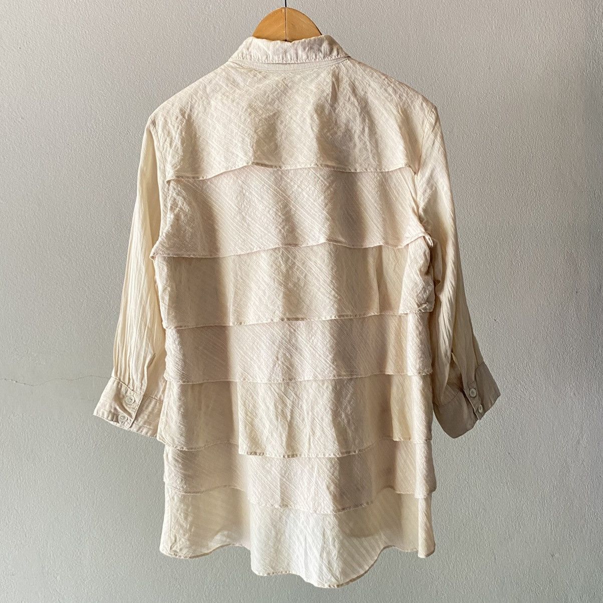 Designer × Japanese Brand A.T Ivory Tiered Ruffle Blouse Size L / US 10 / IT 46 - 9 Thumbnail