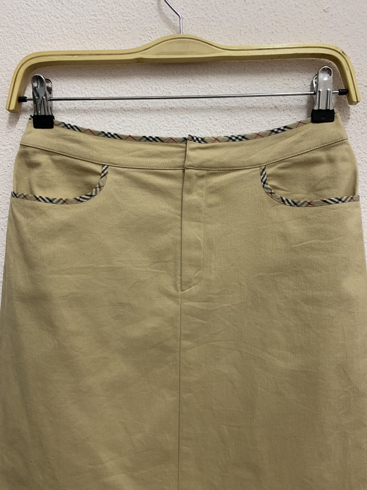 Burberry BURBERRY Blue Label Mini Skirt Stretchable Fabric Size 26" / US 2 / IT 38 - 2 Thumbnail