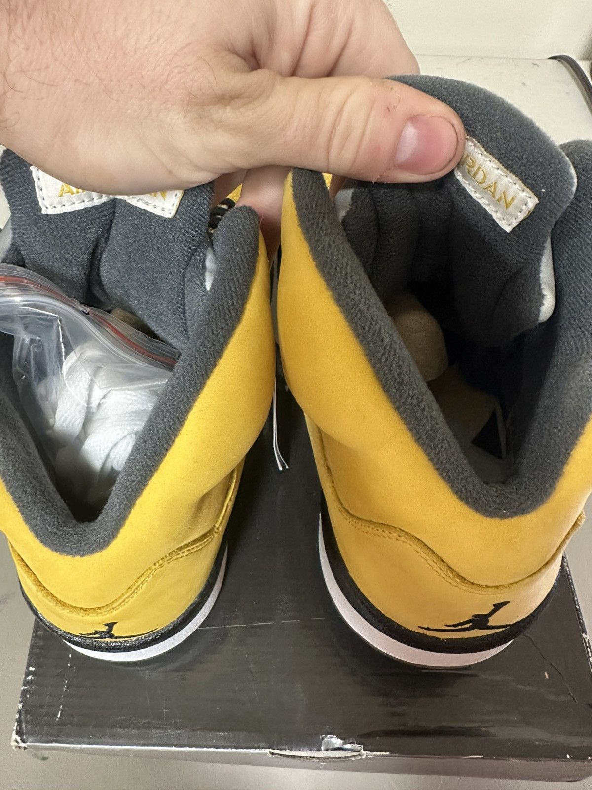 Nike Jordan 5 tokyo 2010 Size US 9 / EU 42 - 5 Thumbnail