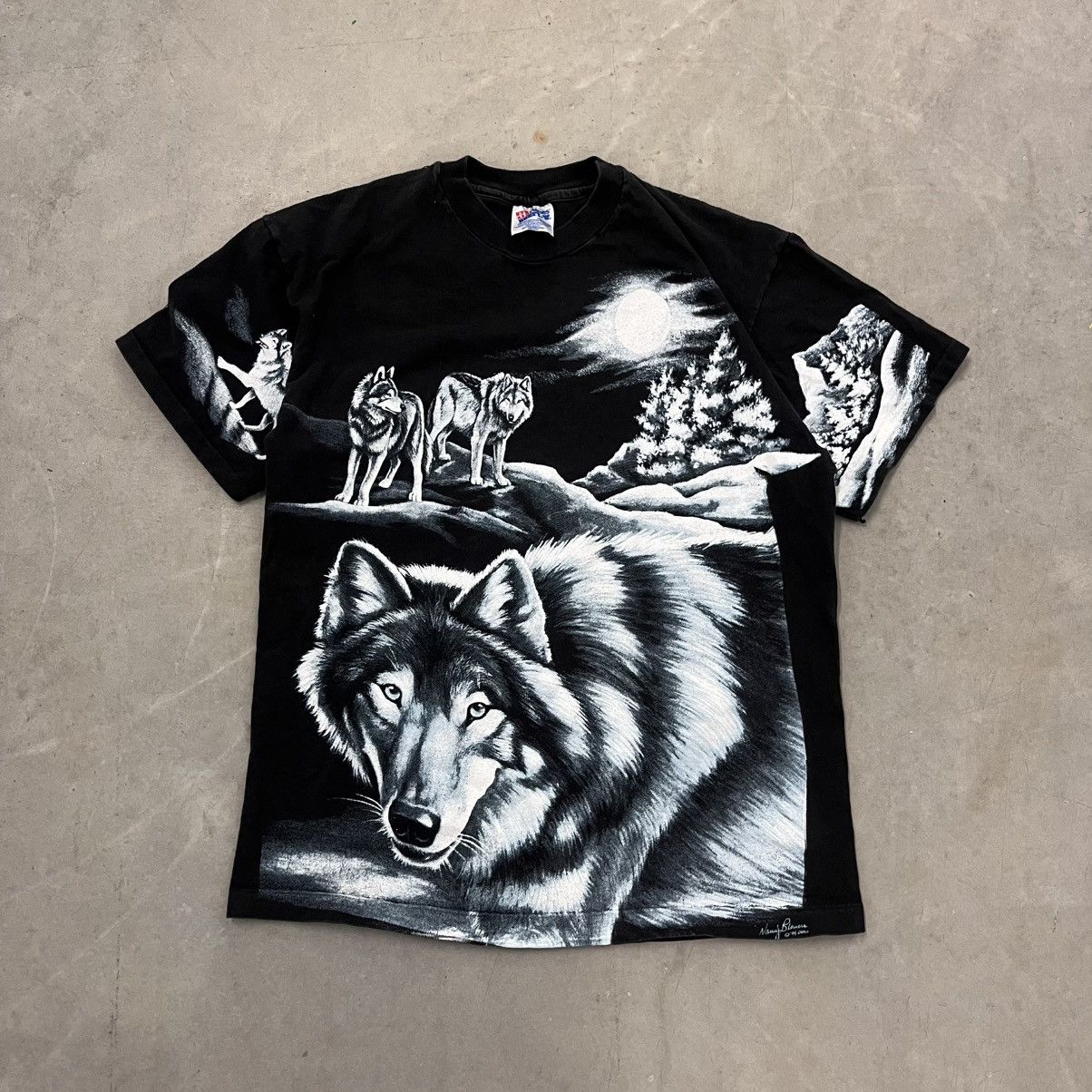 Hanes × Vintage Vintage 90's HANES Wolf Native American AOP Indian Style Med Size US M / EU 48-50 / 2 - 7 Thumbnail