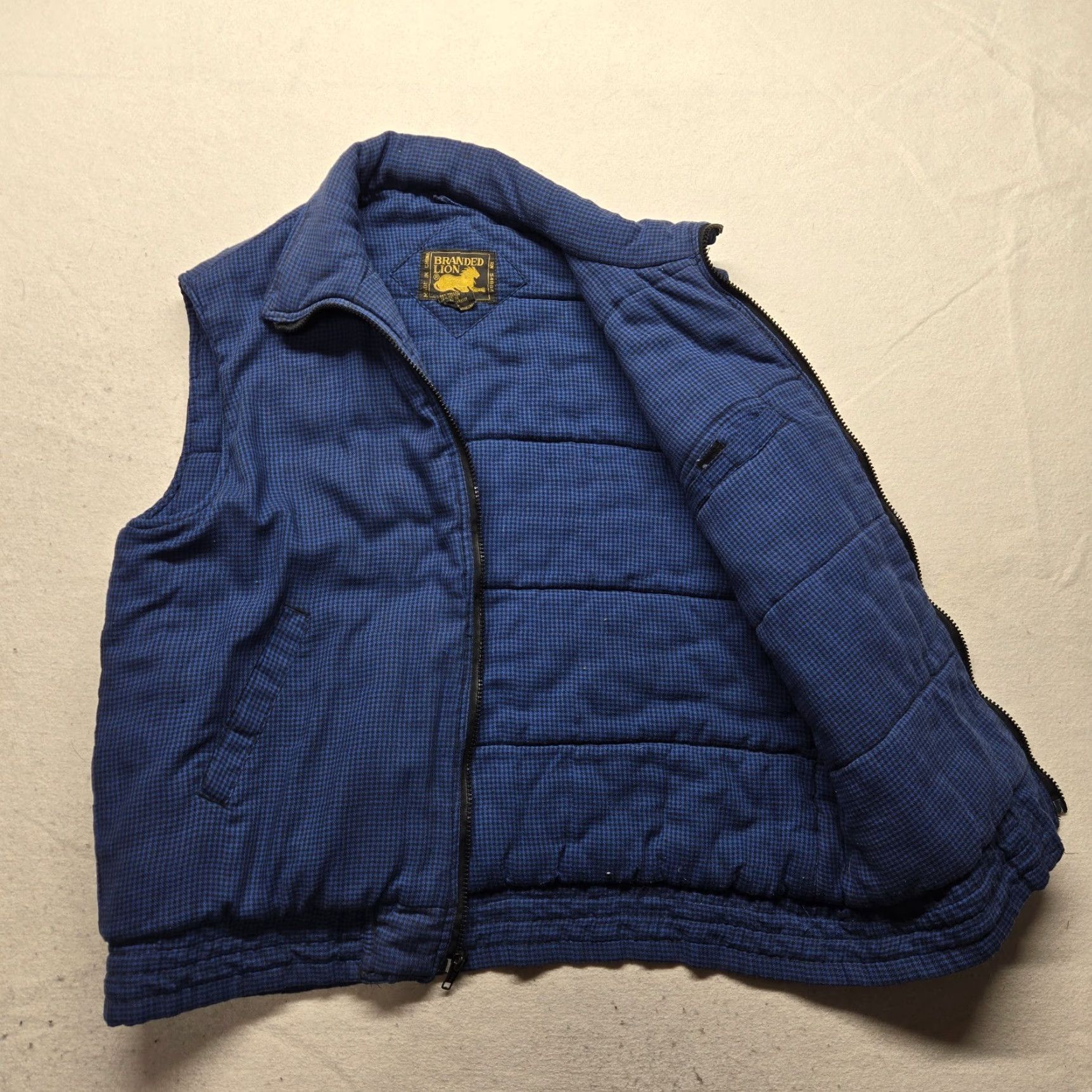 Vintage Branded Lion Vest L Men Blue Check Full Zip Mock Neck Polyester Blend Sleeveless Size US L / EU 52-54 / 3 - 2 Thumbnail