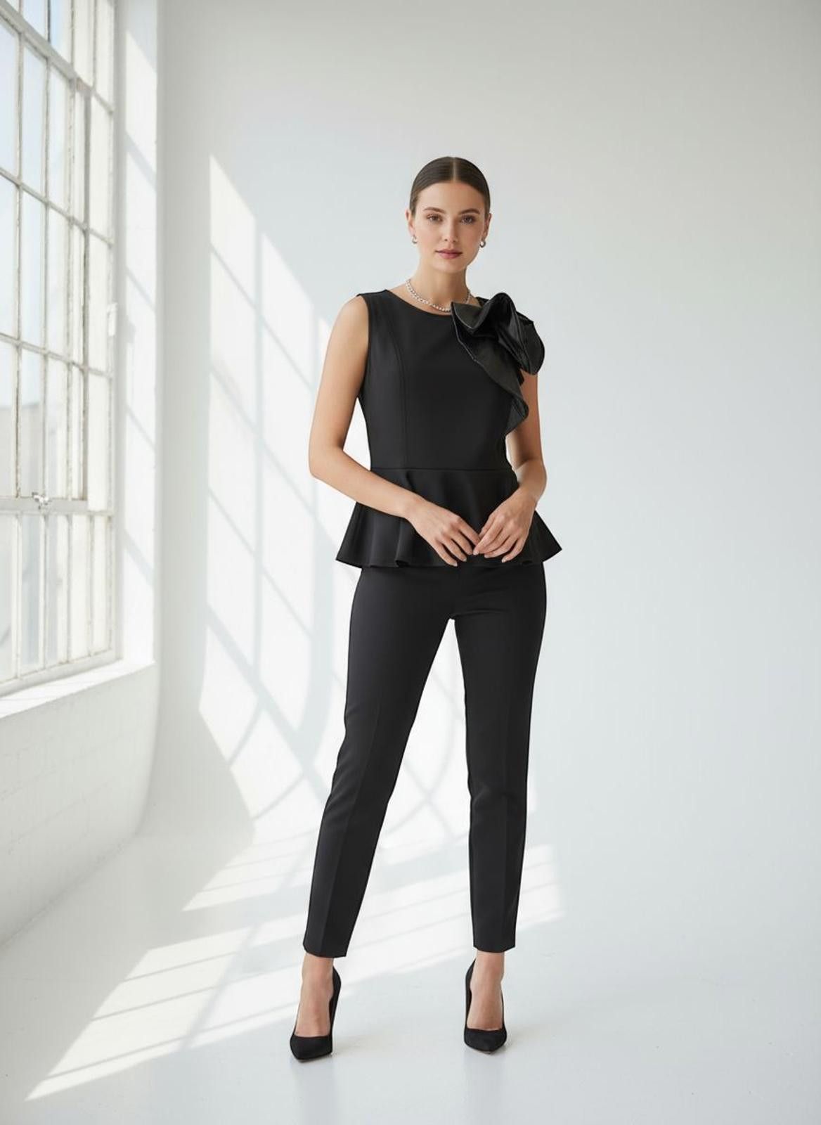 Other Ashley Stewart Black Sleeveless Peplum Top w Decorative Bow Size XXL / US 16-18 / IT 52-54 - 1 Thumbnail