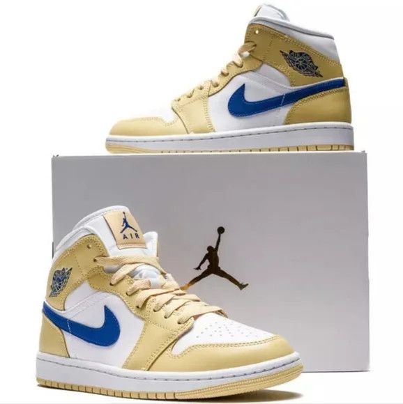 Nike Nike Air Jordan 1 Mid Sneakers Lace Up Logo Pastel Yellow 8 Size US 8 / IT 38 - 1 Thumbnail