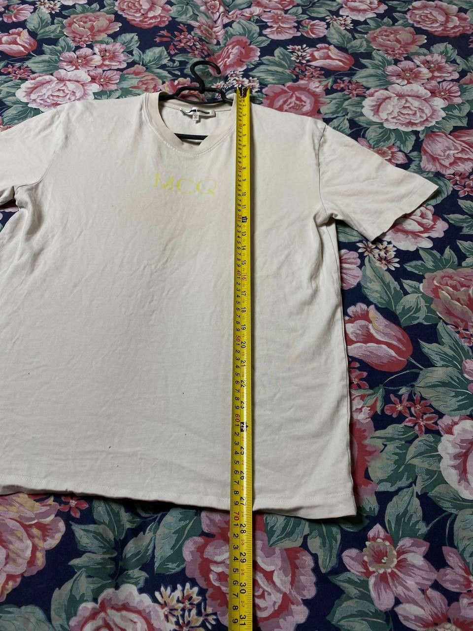 Alexander McQueen × MCQ × Vintage Vintage 90s Graphic Tee Big ceter Logo Size US S / EU 44-46 / 1 - 8 Thumbnail