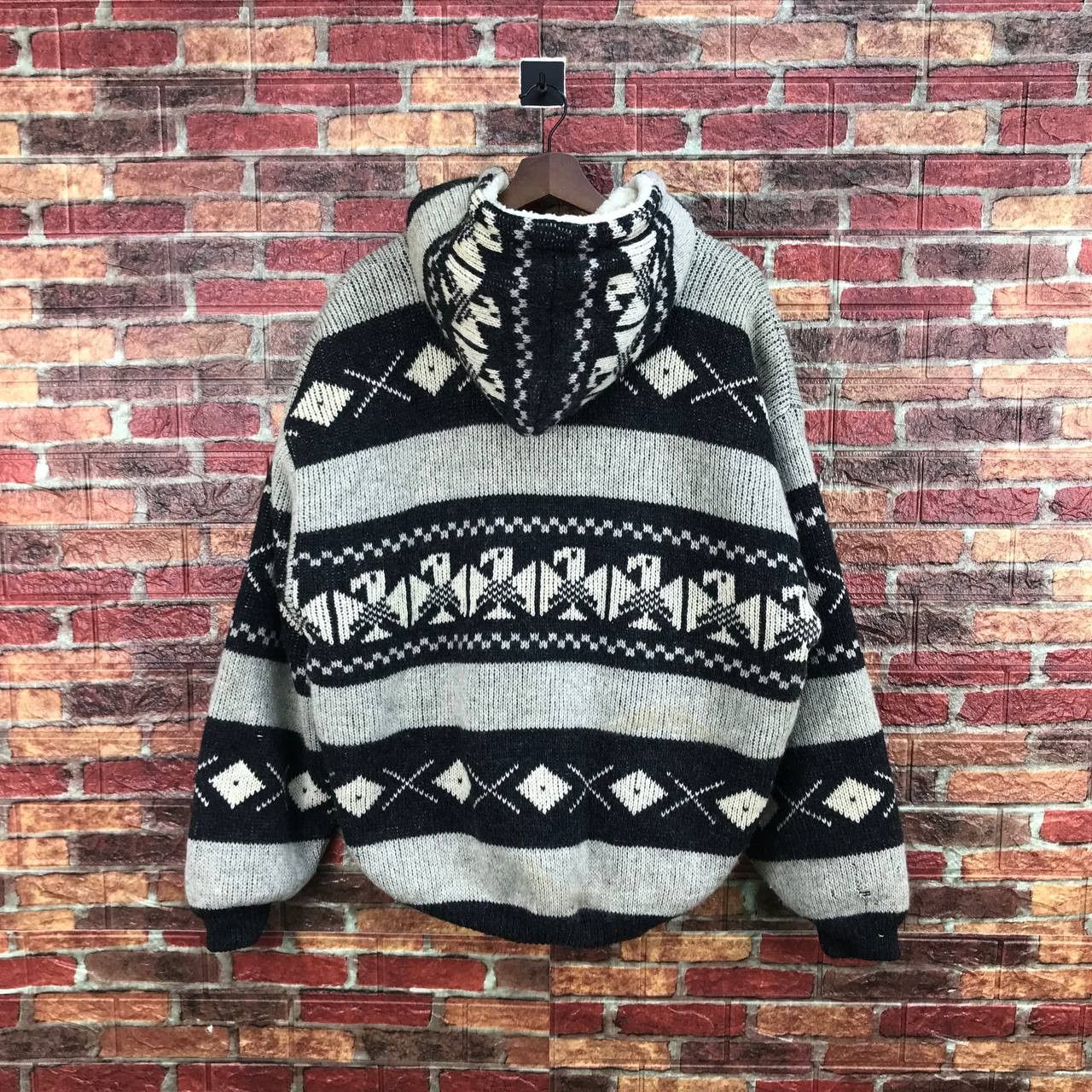 Vintage VINTAGE SABRINA JAPAN NAVAJO AZTEC THICK HOODIE SHERPA Size US L / EU 52-54 / 3 - 5 Thumbnail