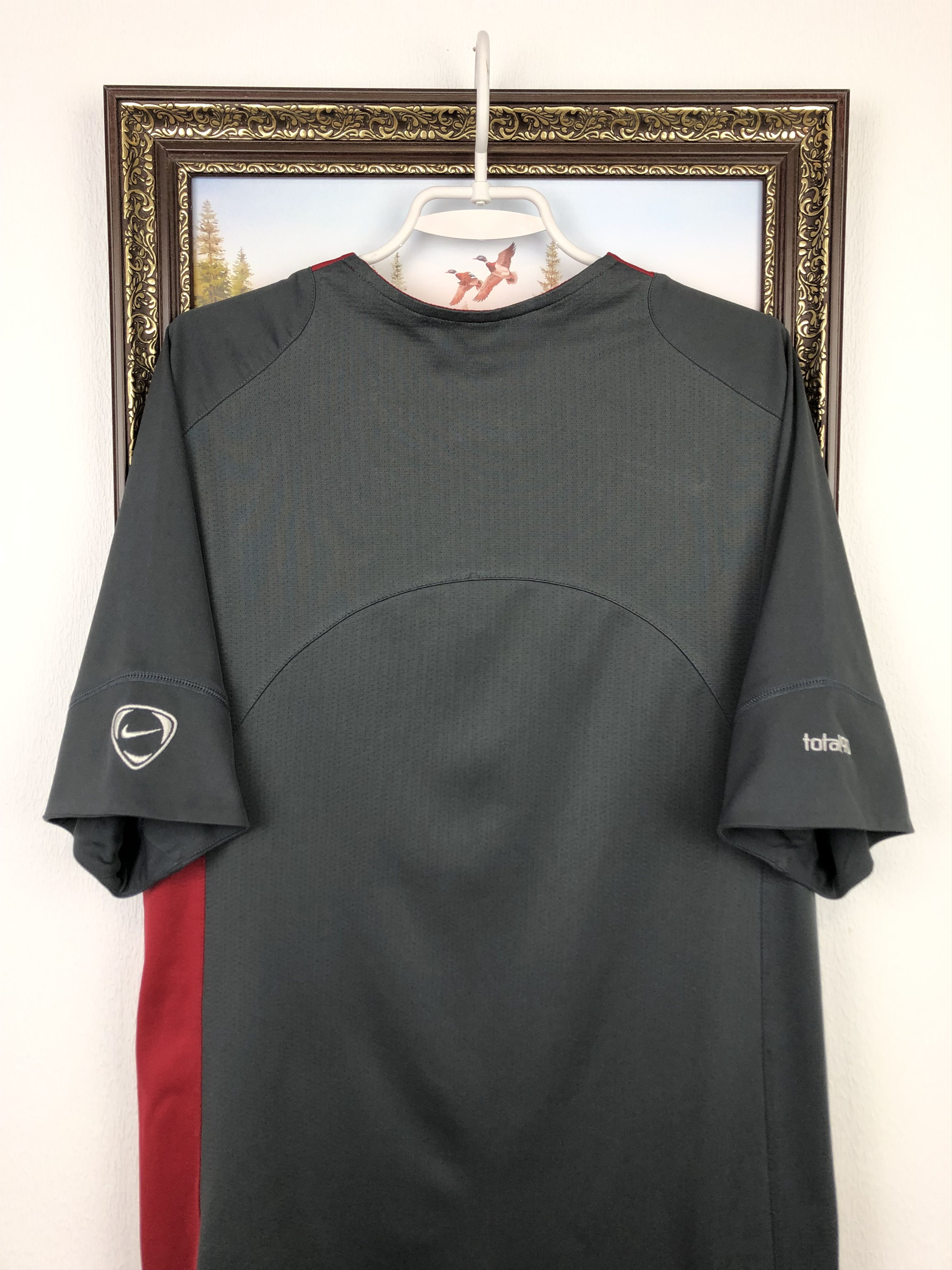 Nike Vintage Nike Manchester United Football Shirt Train Jersey Size US L / EU 52-54 / 3 - 9 Thumbnail