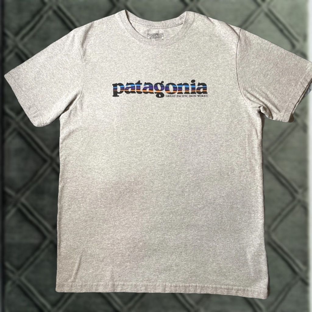 Patagonia Patagonia T-Shirt Mens M Gray Outdoor Cotton Blend Crew Neck Short Sleeve Size US M / EU 48-50 / 2 - 1 Thumbnail
