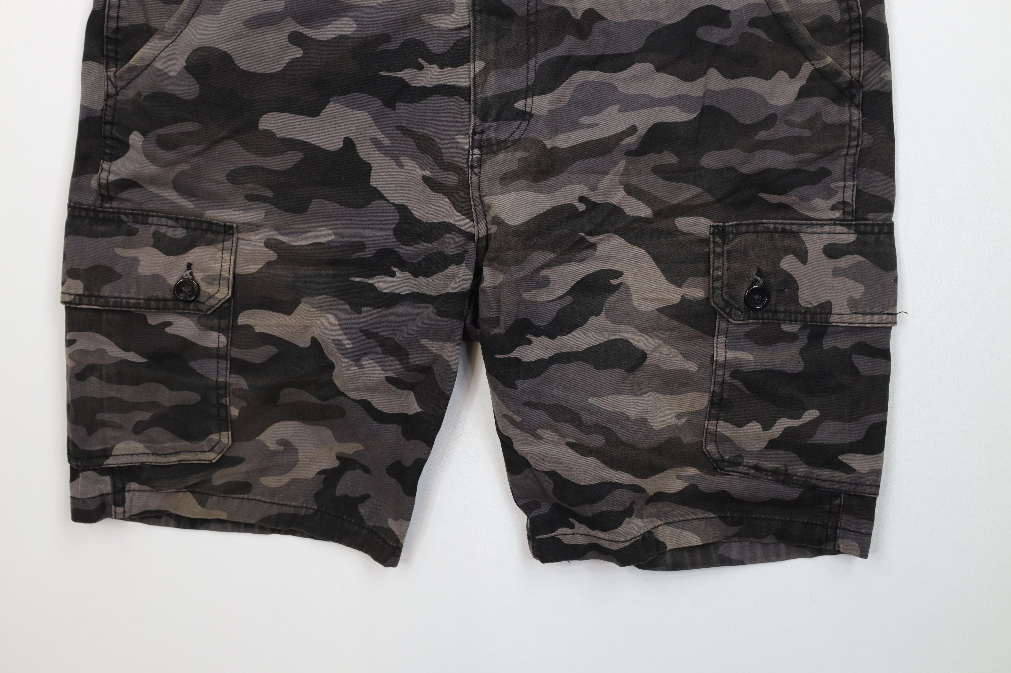 Vintage Vintage 90s Y2K Streetwear Above Knee Cargo Shorts Size US 36 / EU 52 - 4 Thumbnail