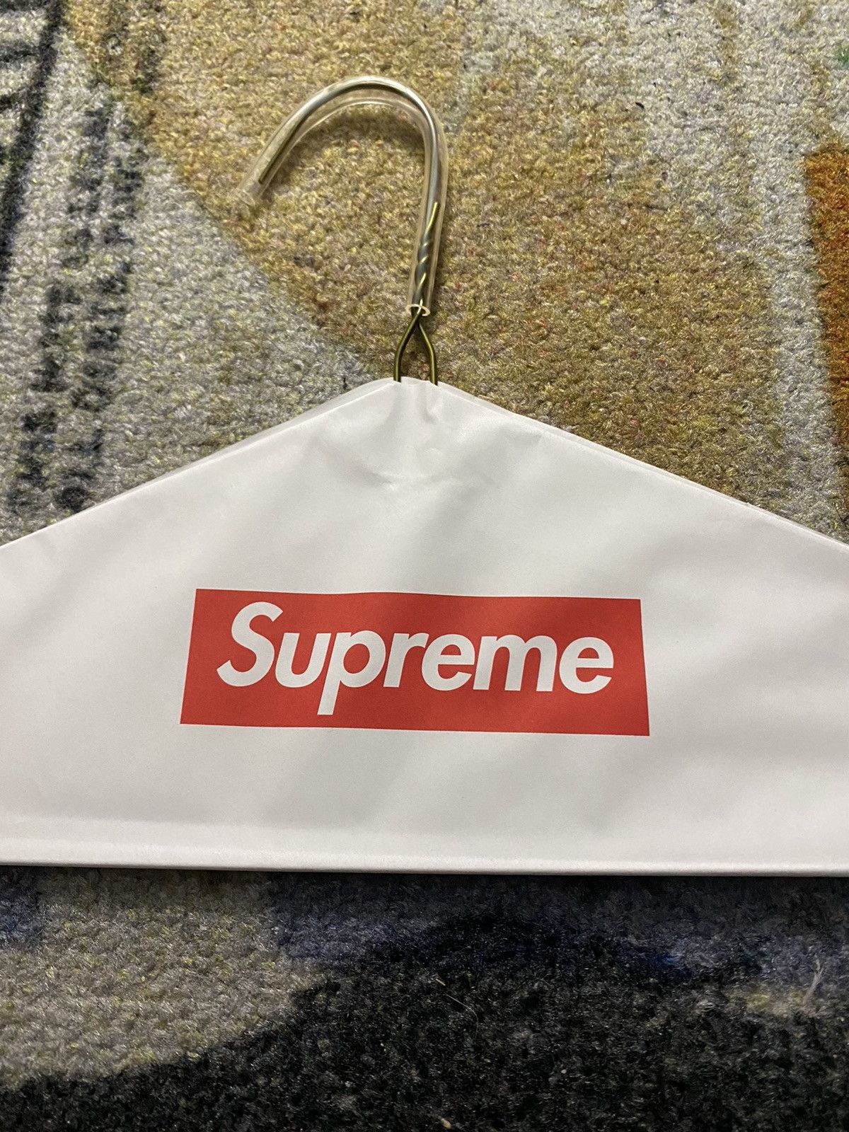 Supreme Supreme Box Logo Wire Hanger FW2024 Size ONE SIZE - 2 Thumbnail